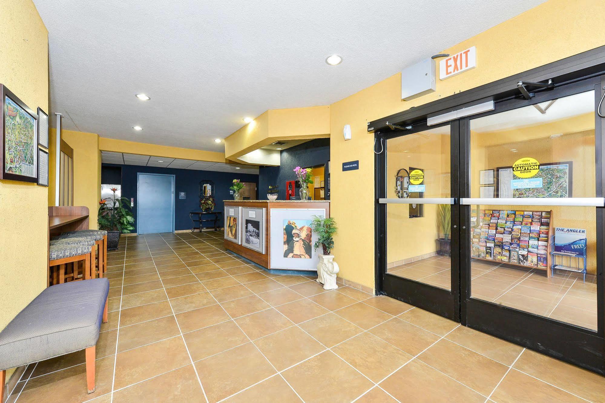 Microtel Inn & Suites By Wyndham New Braunfels I-35 Экстерьер фото